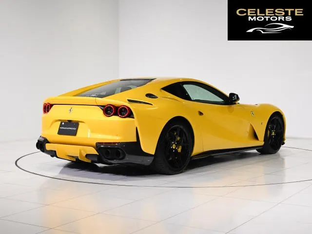 FERRARI 812 Superfast 2019 — photo 3 sur 8