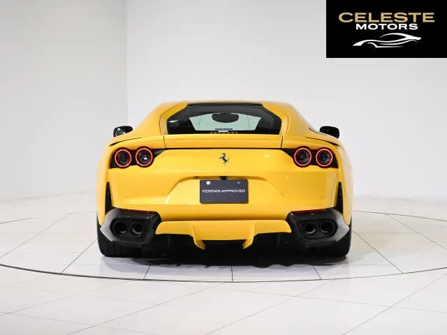 FERRARI 812 Superfast 2019 — photo 4 sur 8