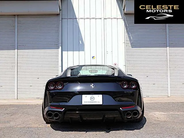 FERRARI 812 Superfast 2018 — photo 2 sur 8