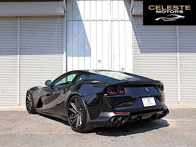 FERRARI 812 Superfast 2018 — photo 3 sur 8