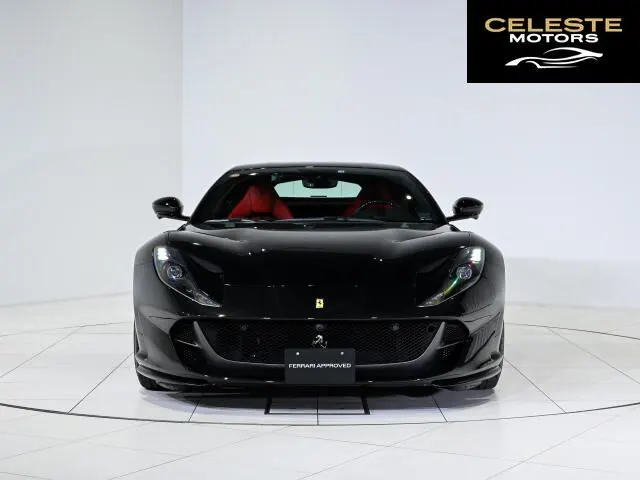 FERRARI 812 Superfast 2020 — photo 2 sur 8