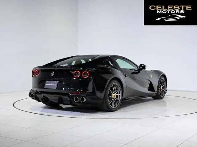 FERRARI 812 Superfast 2020 — photo 5 sur 8
