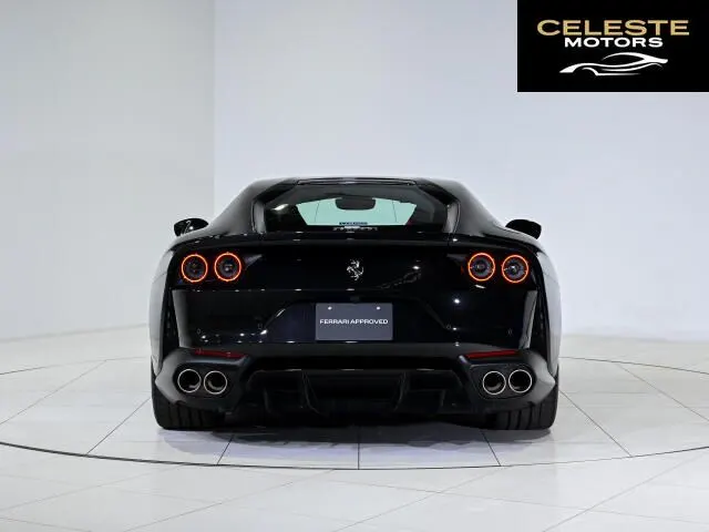 FERRARI 812 Superfast 2020 — photo 6 sur 8
