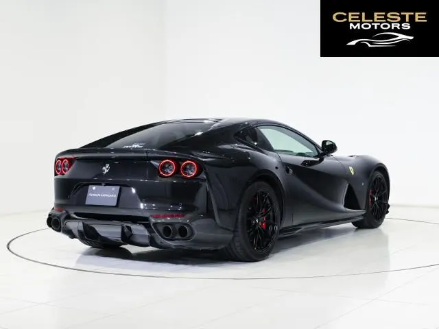 FERRARI 812 Superfast 2019 — photo 4 sur 8
