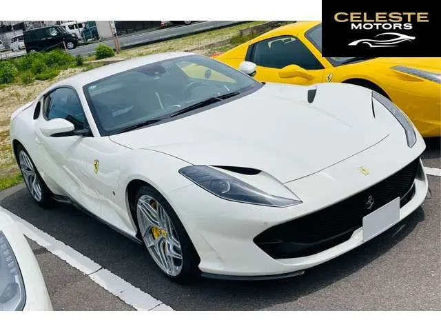 FERRARI 812 Superfast 2020 — photo 6 sur 8