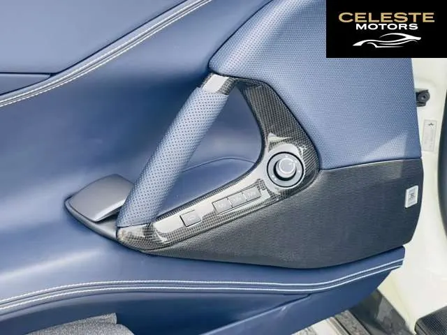 FERRARI 812 Superfast 2020 — photo 7 sur 8
