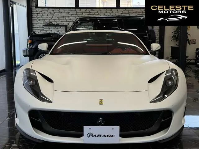 FERRARI 812 Superfast 2018 — photo 2 sur 8