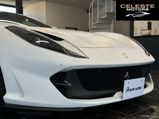 FERRARI 812 Superfast 2018 — photo 3 sur 8