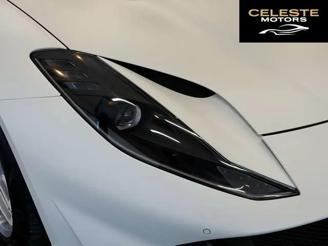 FERRARI 812 Superfast 2018 — photo 4 sur 8