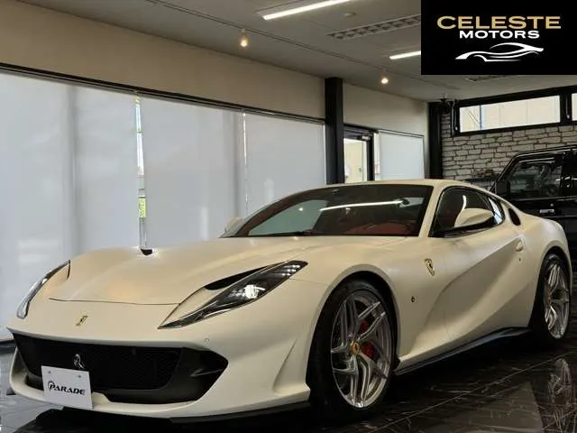 FERRARI 812 Superfast 2018 — photo 8 sur 8