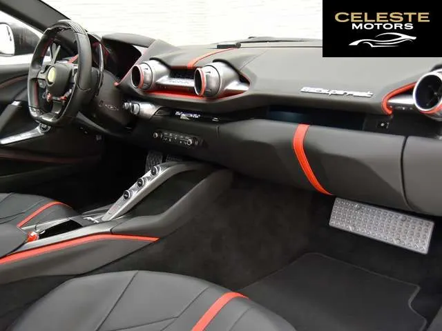 FERRARI 812 Superfast 2019 — photo 6 sur 8