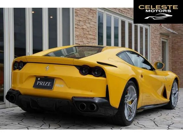 FERRARI 812 Superfast 2020 — photo 3 sur 8