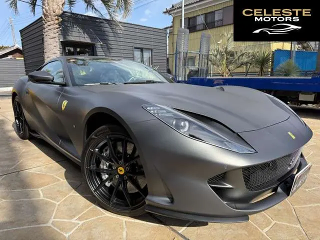 FERRARI 812 Superfast 2020 — photo 2 sur 8