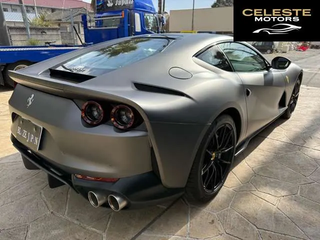 FERRARI 812 Superfast 2020 — photo 4 sur 8