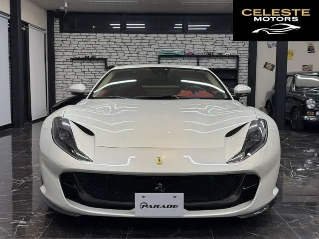 FERRARI 812 Superfast 2020 — photo 2 sur 8