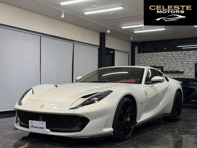 FERRARI 812 Superfast 2020 — photo 3 sur 8