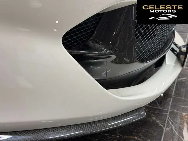 FERRARI 812 Superfast 2020 — photo 6 sur 8