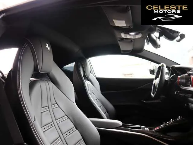FERRARI 812 Superfast 2020 — photo 2 sur 8