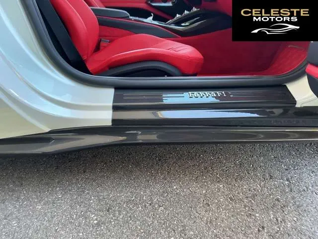 FERRARI 812 Superfast 2019 — photo 2 sur 8