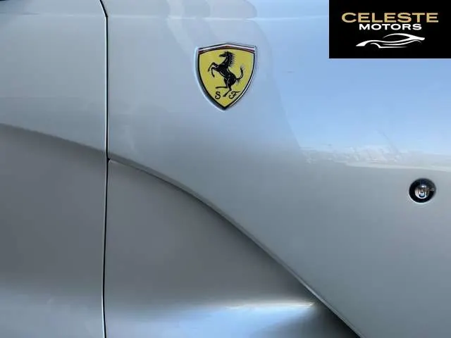 FERRARI 812 Superfast 2019 — photo 6 sur 8