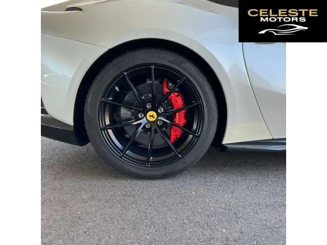 FERRARI 812 Superfast 2019 — photo 8 sur 8