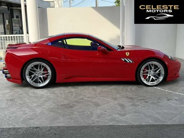 FERRARI California 2012 — photo 6 sur 8