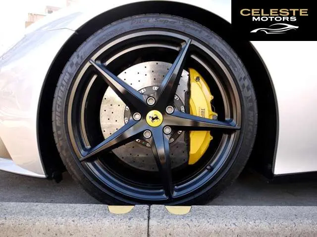 FERRARI F12 Berlinetta 2014 — photo 2 sur 7