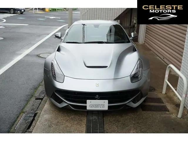 FERRARI F12 Berlinetta 2013 — photo 2 sur 8