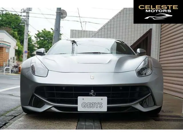 FERRARI F12 Berlinetta 2013 — photo 3 sur 8