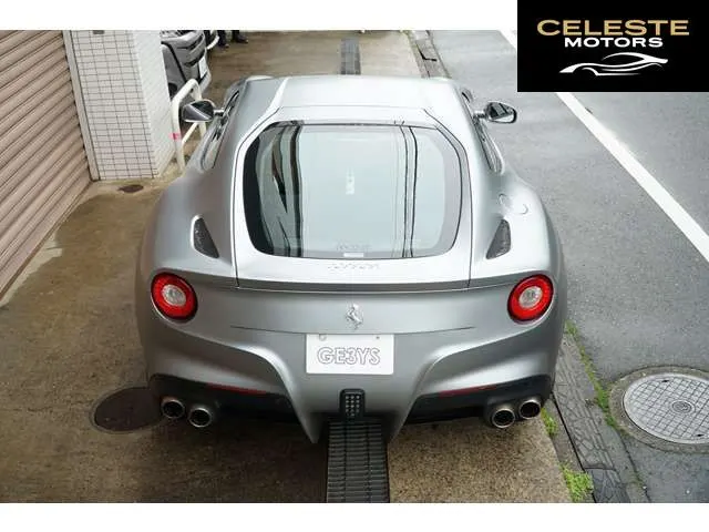 FERRARI F12 Berlinetta 2013 — photo 8 sur 8