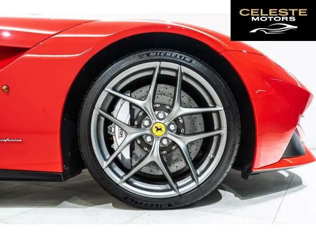 FERRARI F12 Berlinetta 2013 — photo 2 sur 8