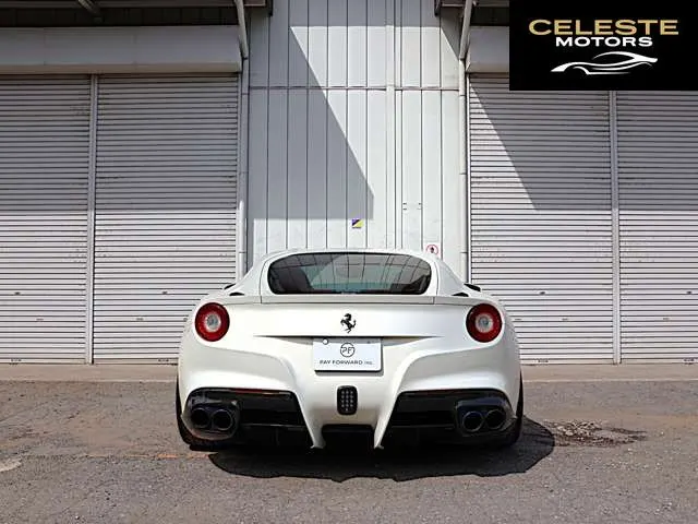 FERRARI F12 Berlinetta 2014 — photo 2 sur 8