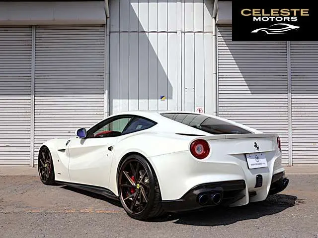 FERRARI F12 Berlinetta 2014 — photo 3 sur 8