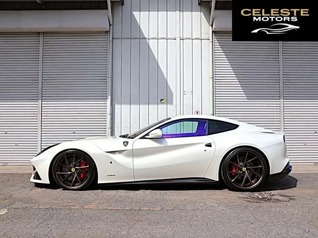 FERRARI F12 Berlinetta 2014 — photo 4 sur 8