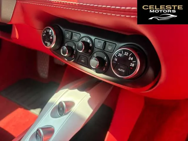 FERRARI F12 Berlinetta 2013 — photo 3 sur 8