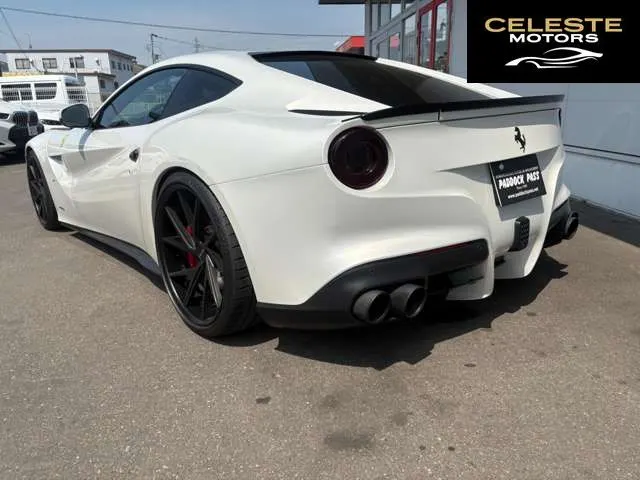 FERRARI F12 Berlinetta 2013 — photo 4 sur 8