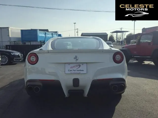 FERRARI F12 Berlinetta 2013 — photo 4 sur 8