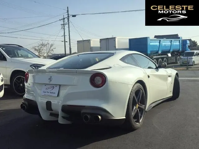 FERRARI F12 Berlinetta 2013 — photo 5 sur 8