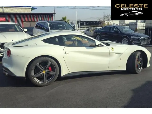 FERRARI F12 Berlinetta 2013 — photo 6 sur 8