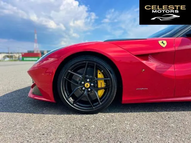FERRARI F12 Berlinetta 2014 — photo 2 sur 8
