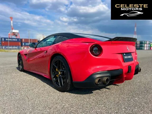 FERRARI F12 Berlinetta 2014 — photo 5 sur 8