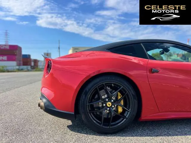 FERRARI F12 Berlinetta 2014 — photo 8 sur 8