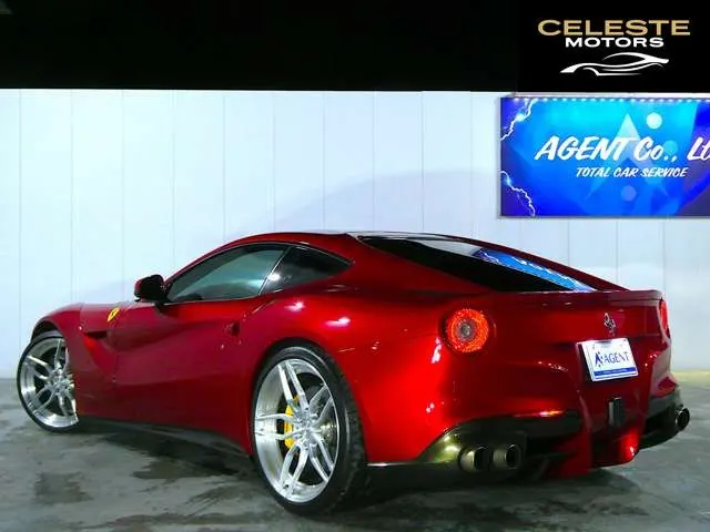 FERRARI F12 Berlinetta 2013 — photo 2 sur 8