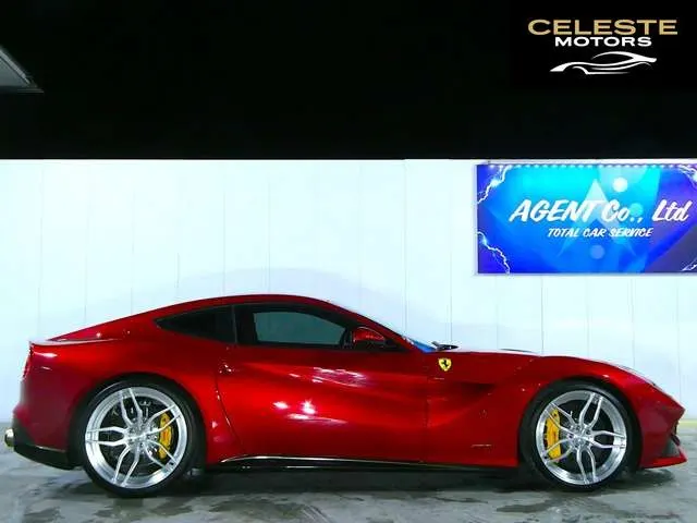FERRARI F12 Berlinetta 2013 — photo 3 sur 8