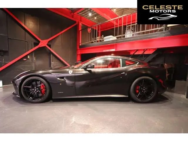 FERRARI F12 Berlinetta 2016 — photo 2 sur 8