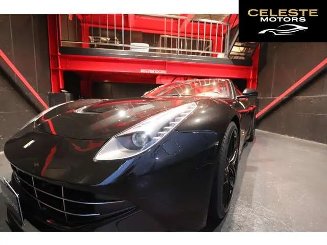 FERRARI F12 Berlinetta 2016 — photo 4 sur 8