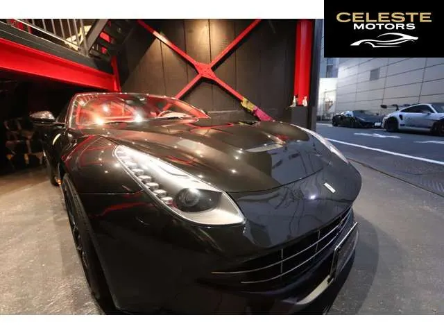 FERRARI F12 Berlinetta 2016 — photo 5 sur 8