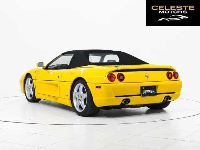 FERRARI F355 Spider 1996 — photo 2 sur 8