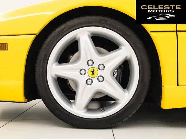 FERRARI F355 Spider 1996 — photo 4 sur 8
