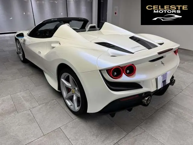 FERRARI F8 Spider 2022 — photo 5 sur 8